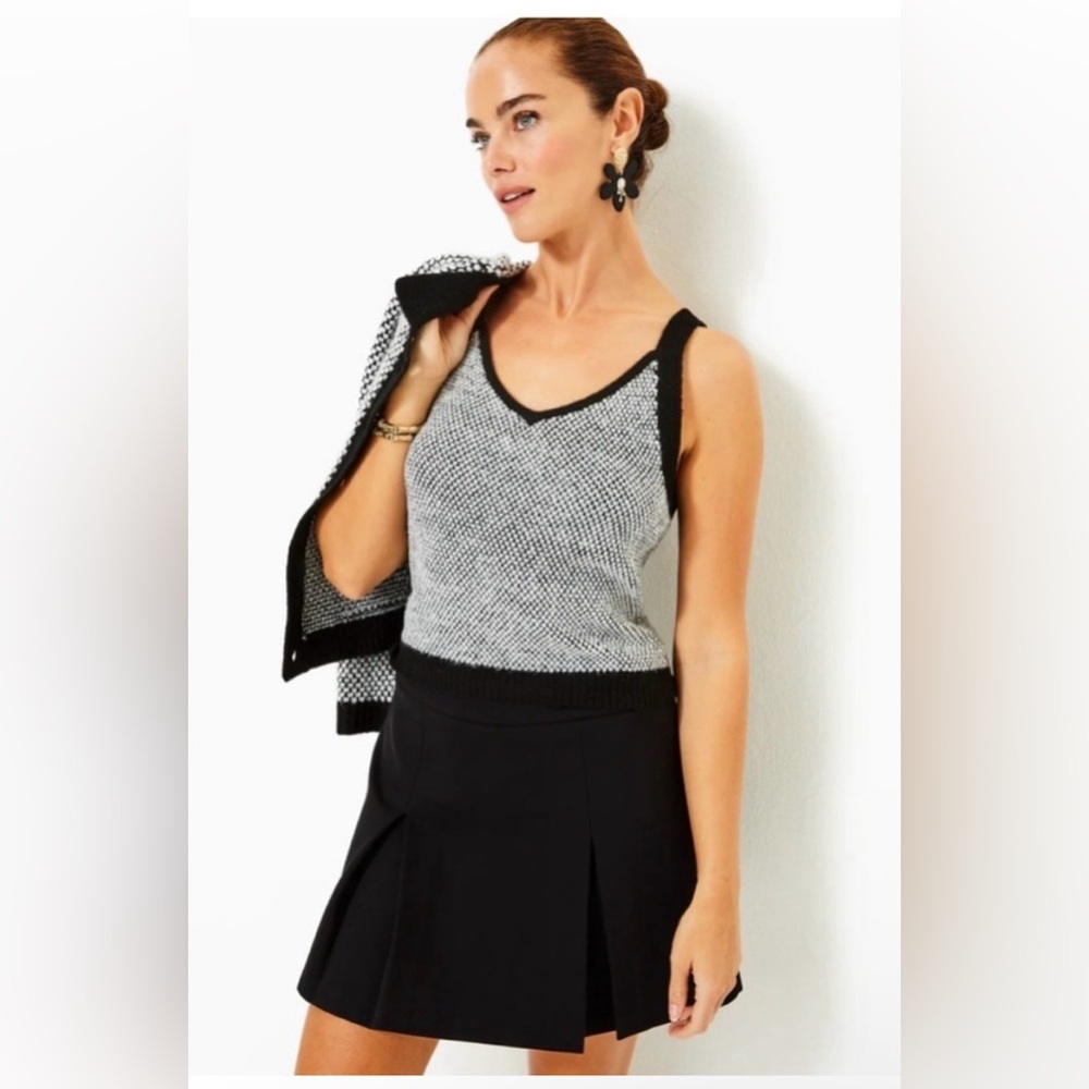 NEW LILLY PULITZER DELVEY MINI SKORT! SIZE 4, NEW WITH TAGS!